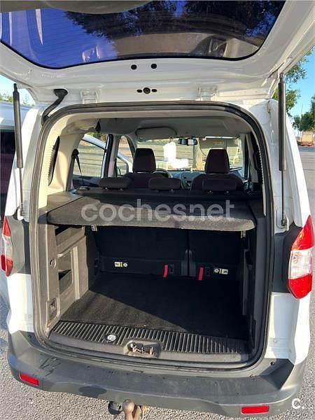 Usado Ford Tourneo Courier Ambiente 75 CV (55 kW) 2015 Blanco Monovolumen