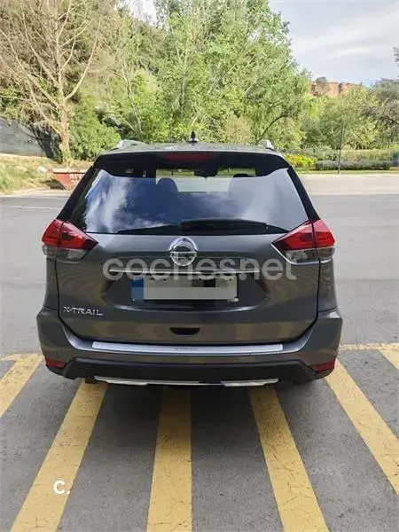 Usado Nissan X-Trail Tekna 163 CV (119 kW) 2017 Gris / plata SUV