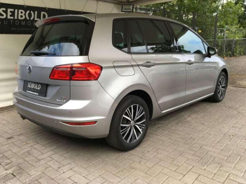 Usado VW Golf VII Sport 110 CV (80 kW) 2016 Plateado Familiar