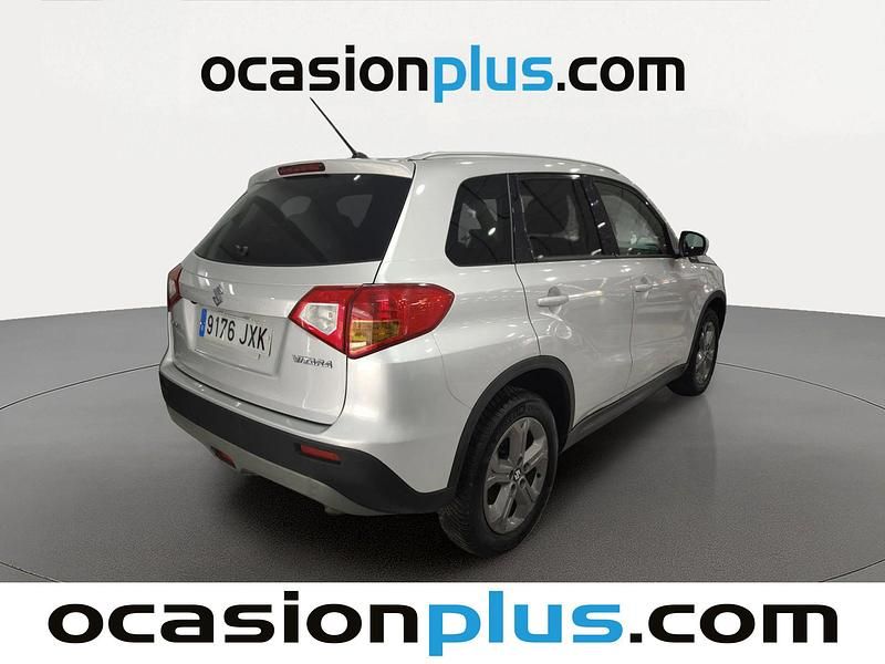 Usado Suzuki Vitara 120 CV (88 kW) 2017 Gris plata SUV