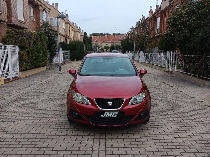 Usado Seat Ibiza Reference 90 CV (66 kW) 2011 Granate Berlina