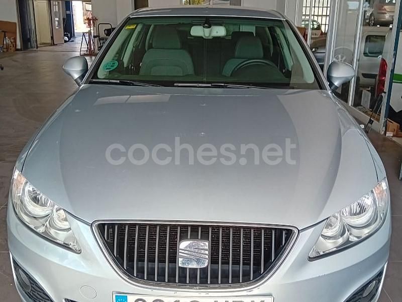 Usado Seat Exeo Reference 120 CV (88 kW) 2011 Gris / plata Berlina