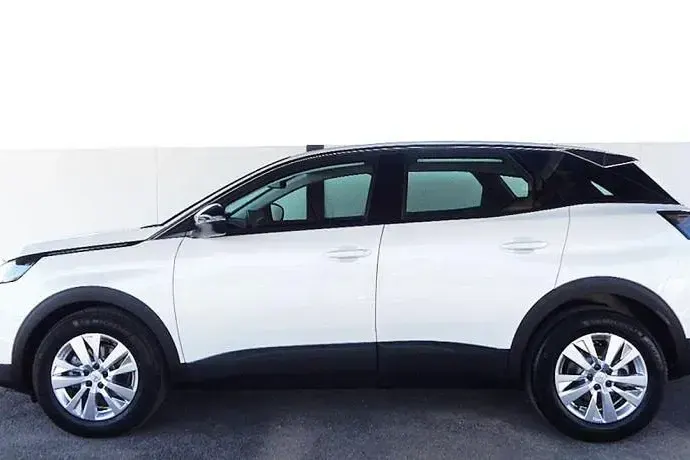 Usado Peugeot 3008 Active 130 CV (95 kW) 2022 SUV