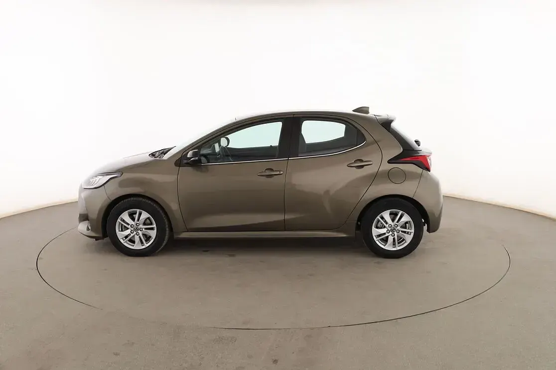 Usado Mazda 2 116 CV (85 kW) 2023 Gris Utilitario