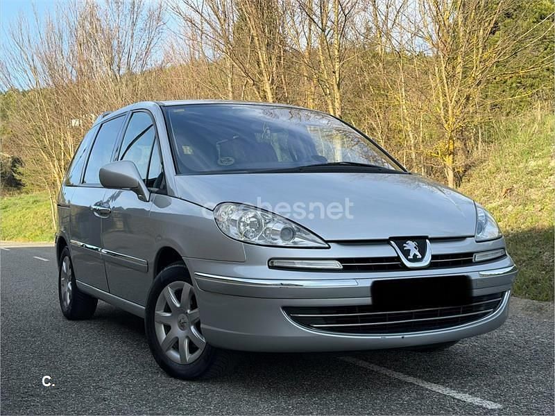 Usado Peugeot 807 Style 136 CV (100 kW) 2014 Gris / plata Monovolumen