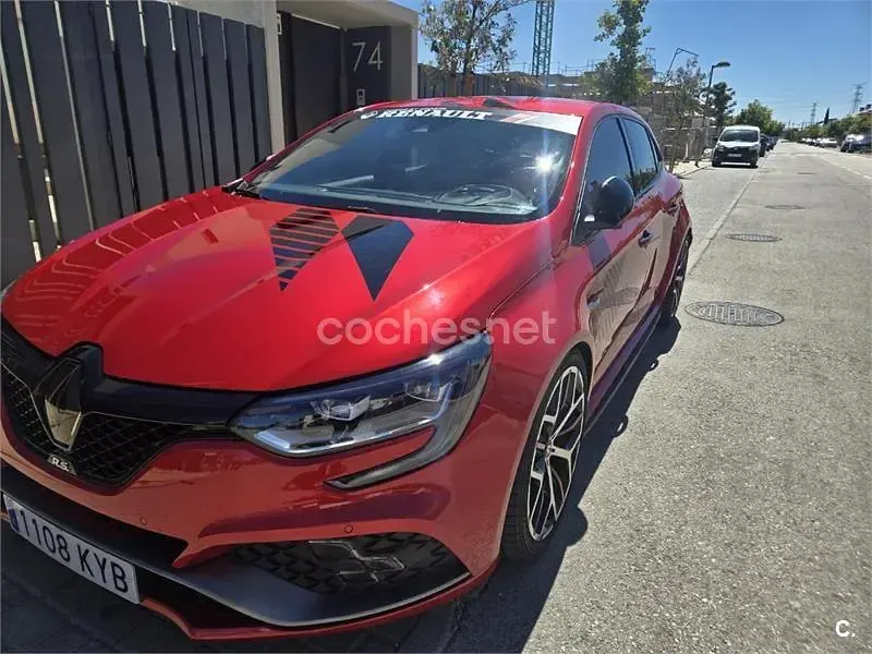 Usado Renault Mégane IV Trophy 300 CV (220 kW) 2019 Rojo Berlina