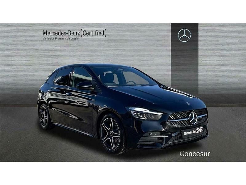Usado Mercedes B200 AMG line 150 CV (110 kW) 2023 Negro Utilitario