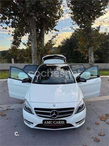 Usado Mercedes B180 109 CV (80 kW) 2013 Blanco Monovolumen