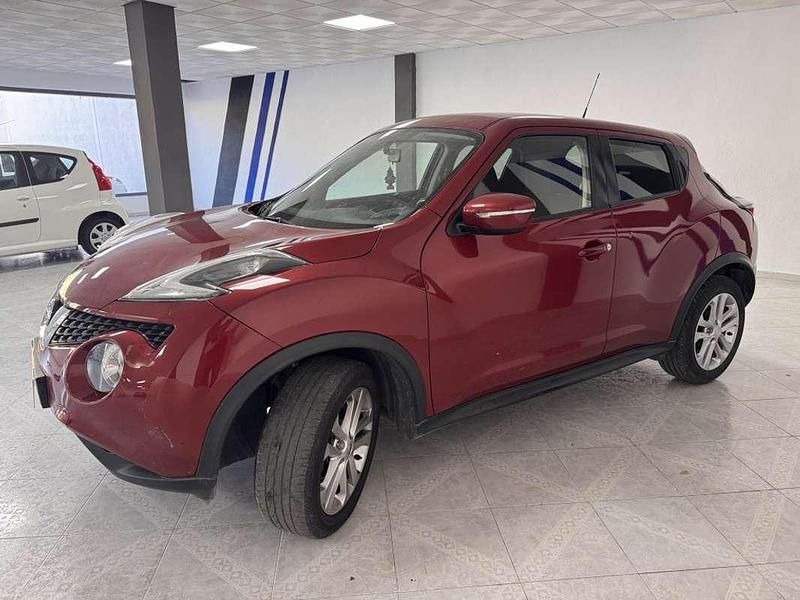 Usado Nissan Juke Acenta 110 HP (80 kW) 2016 Vermelho SUV
