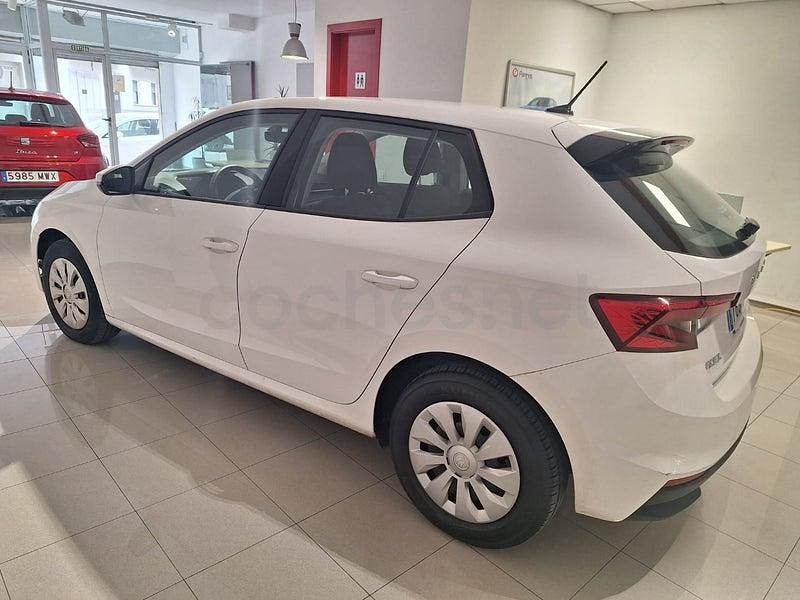 Usado Skoda Fabia Active 95 CV (69 kW) 2022 Blanco Utilitario