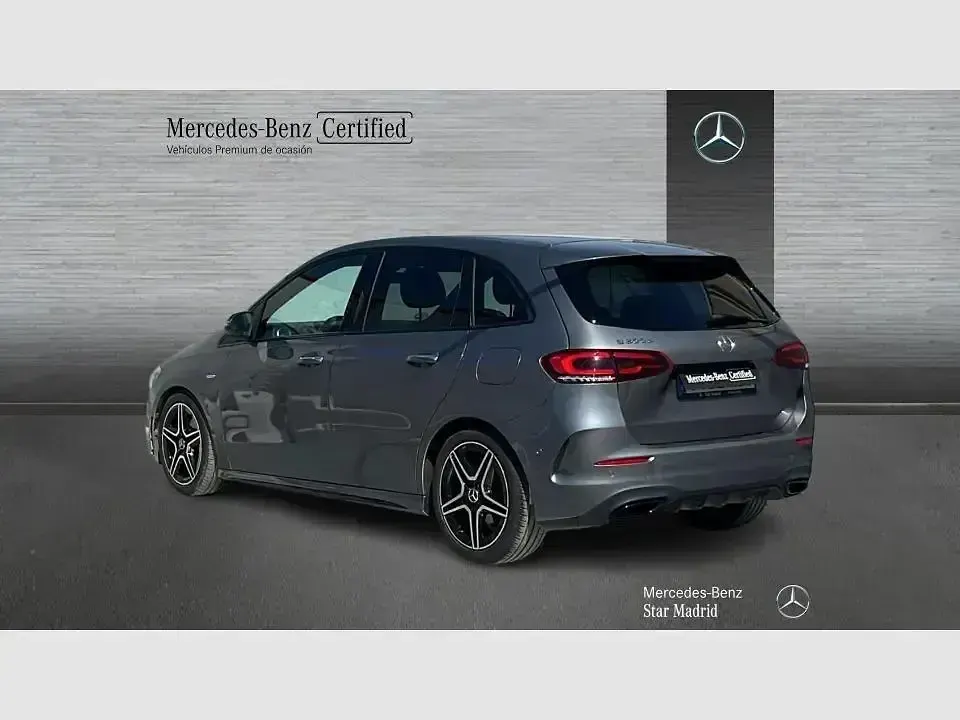 Usado Mercedes B200 150 CV (110 kW) 2022 Gris Utilitario