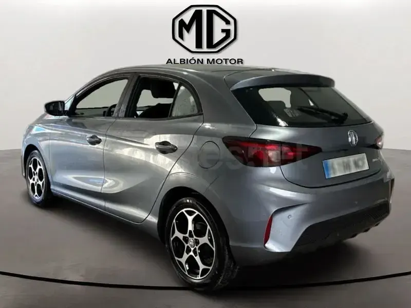Usado MG MG3 Comfort 116 CV (85 kW) 2025 Gris / plata Utilitario