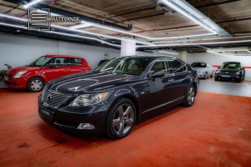 Usado Lexus LS460 Executive Line 381 CV (280 kW) 2007 Gris / plata Berlina