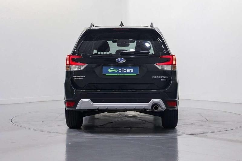 Usado Subaru Forester 151 CV (111 kW) 2022 Gris SUV