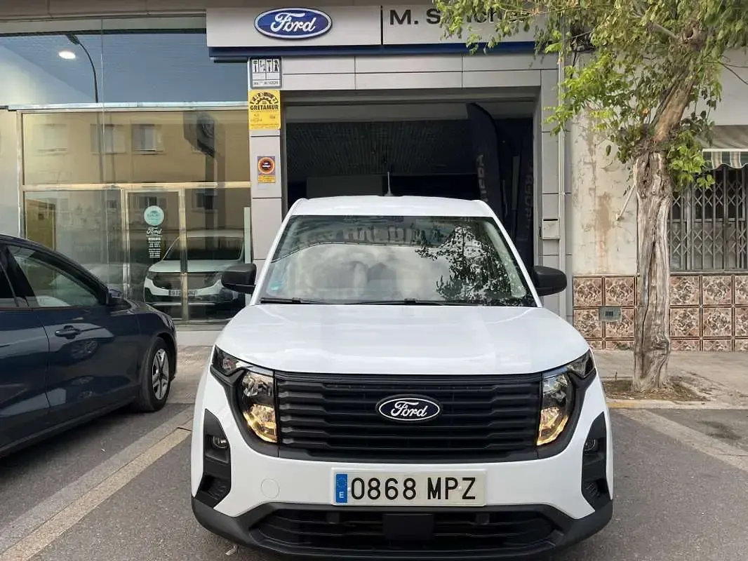 Usado Ford Transit Trend 102 CV (75 kW) 2024 Blanco Van