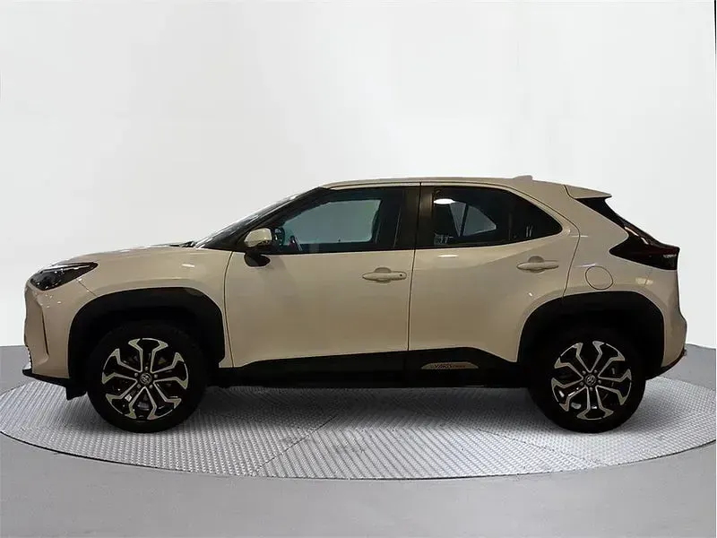 Usado Toyota Yaris Cross Active 116 CV (85 kW) 2022 Blanco SUV