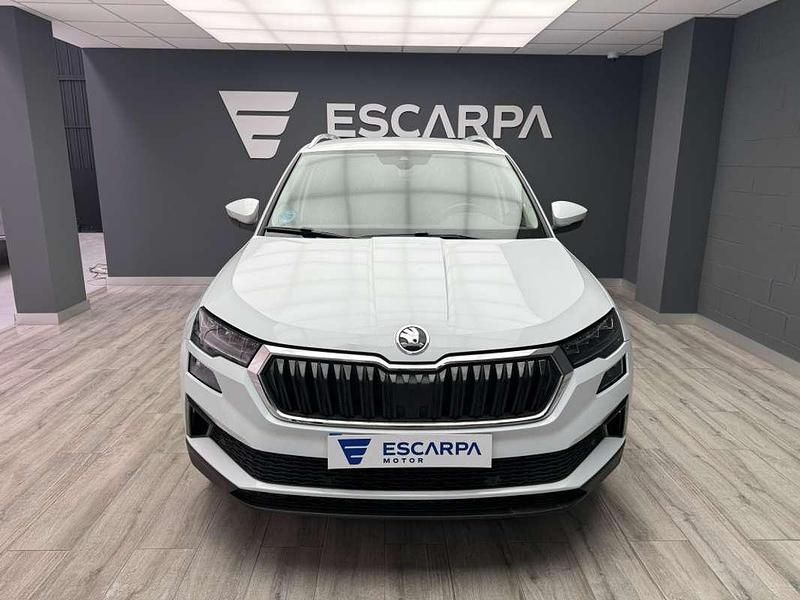 Usado Skoda Karoq Ambition 150 CV (110 kW) 2022 Blanco SUV