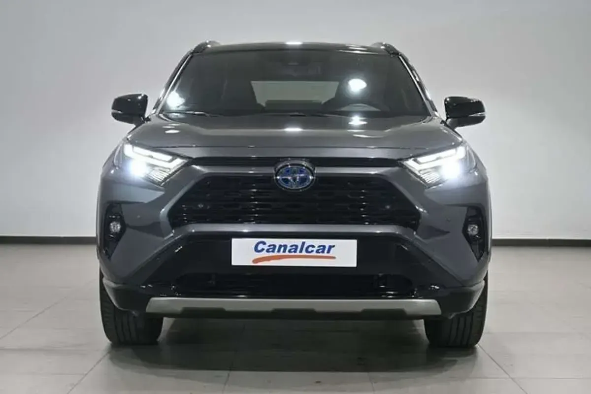 Usado Toyota RAV4 Hybrid Style 120 CV (88 kW) 2024 Gris SUV
