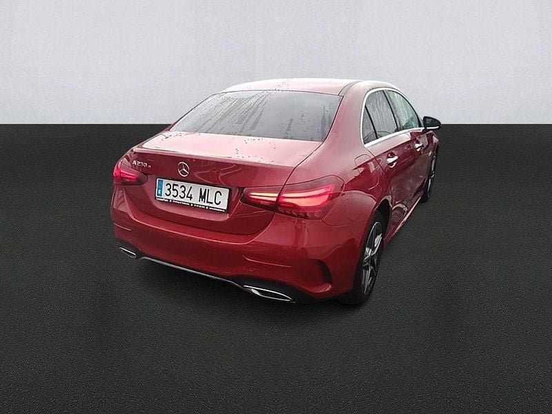 Usado Mercedes A160 218 CV (160 kW) 2023 Rojo Berlina