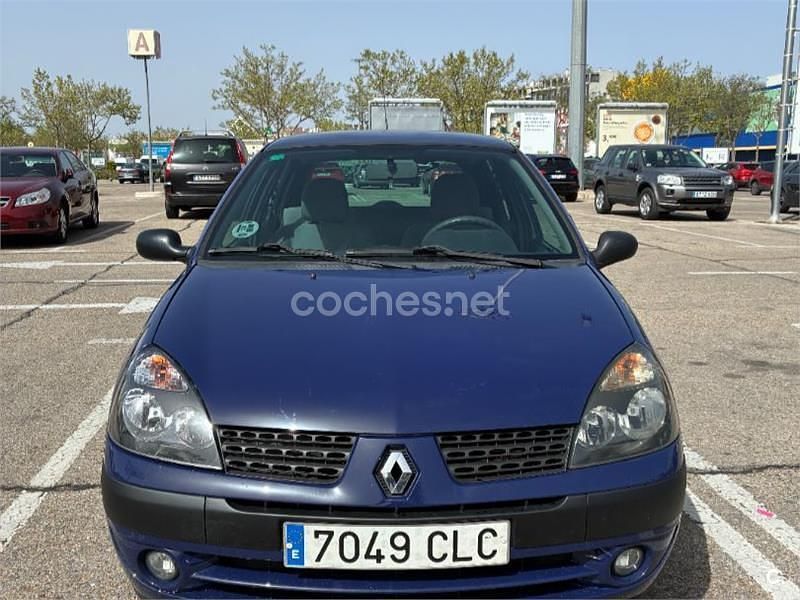 Usado Renault Clio II Expression 60 CV (44 kW) 2003 Azul Berlina