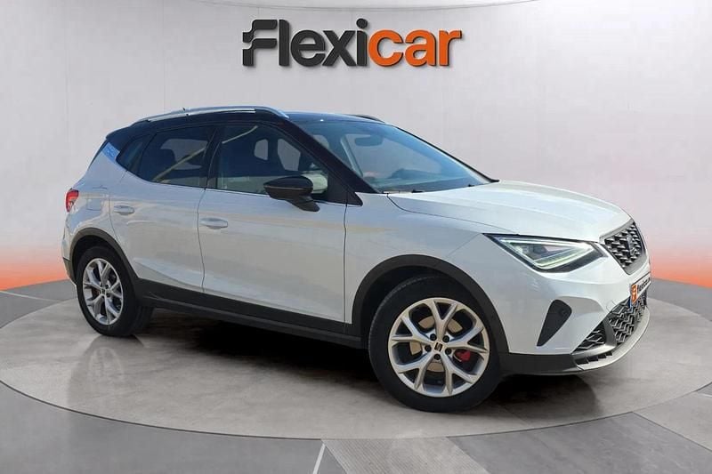 Usado Seat Arona FR 150 CV (110 kW) 2023 Blanco SUV