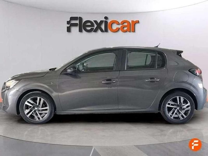 Usado Peugeot 208 Allure 102 CV (75 kW) 2023 Gris Utilitario