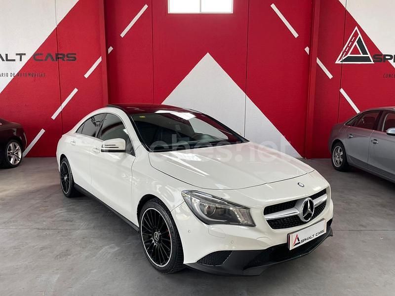 Usado Mercedes CLA200 AMG line 136 CV (100 kW) 2015 Blanco Coupe