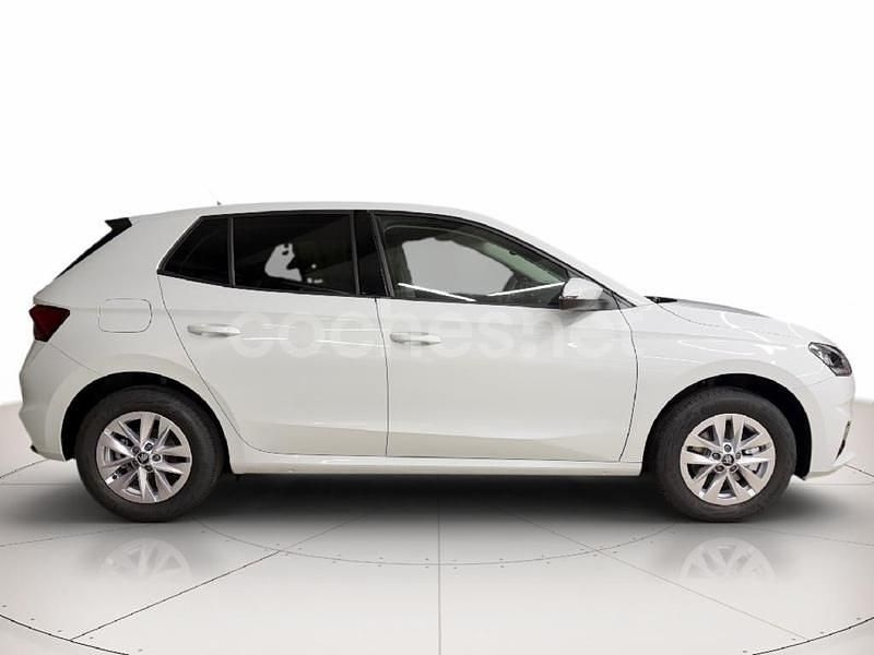 Usado Skoda Fabia Selection 115 CV (84 kW) 2025 Blanco Berlina