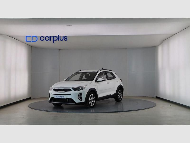 Clear white (sólido) Usado 2024 Kia Stonic SUV | 19.390 € (Un poco caro) - Imagen 1/4