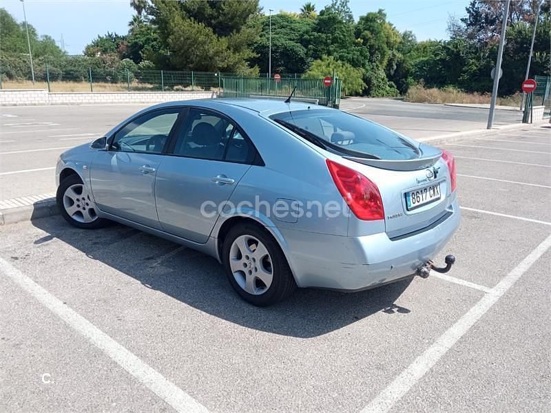 Usado Nissan Primera Acenta 120 CV (88 kW) 2004 Gris / plata Berlina