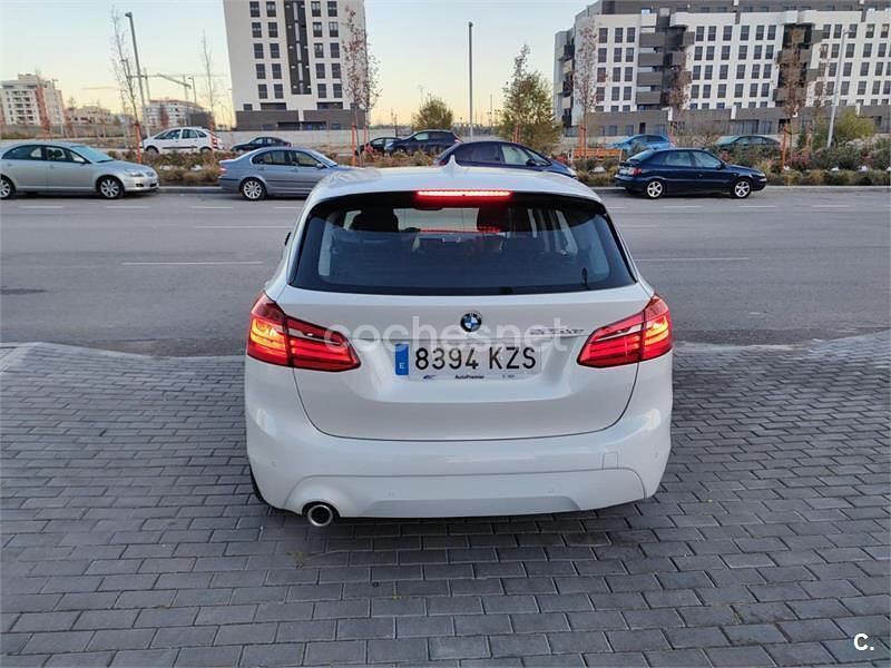 Usado BMW 225 Active Tourer iPerformance 224 CV (164 kW) 2019 Blanco Monovolumen