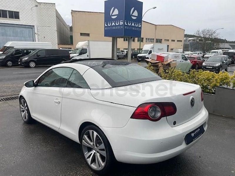 Usado VW Eos Sport 160 CV (117 kW) 2010 Blanco Descapotable