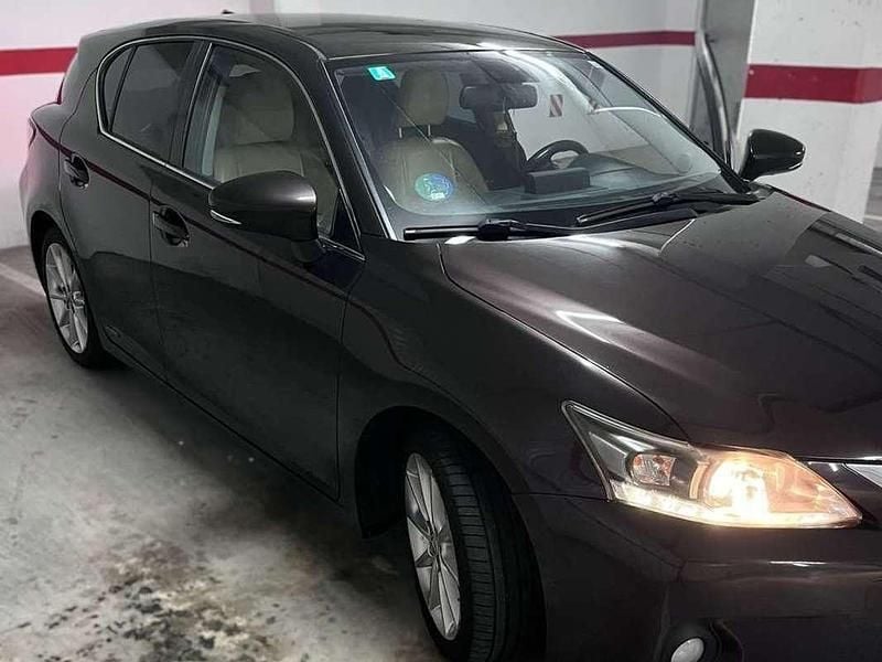 Usado Lexus CT200h 99 CV (72 kW) 2011 Beige Berlina