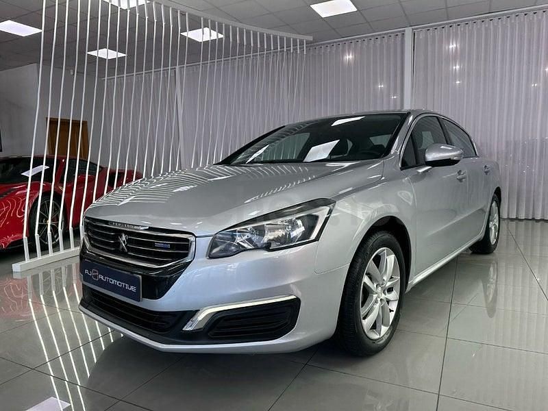 Usado Peugeot 508 Active 120 CV (88 kW) 2017 Gris / plata Berlina