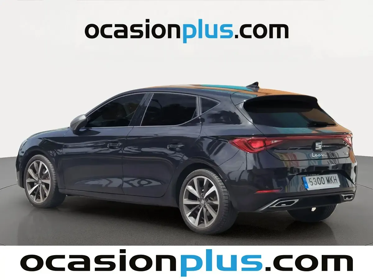 Usado Seat Leon FR 131 CV (96 kW) 2023 Negro Utilitario