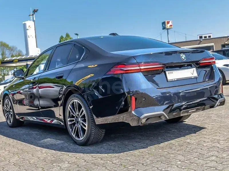 Occasion BMW 520 Comfort Edition 208 PK (152 kW) 2025 Grijs Sedan