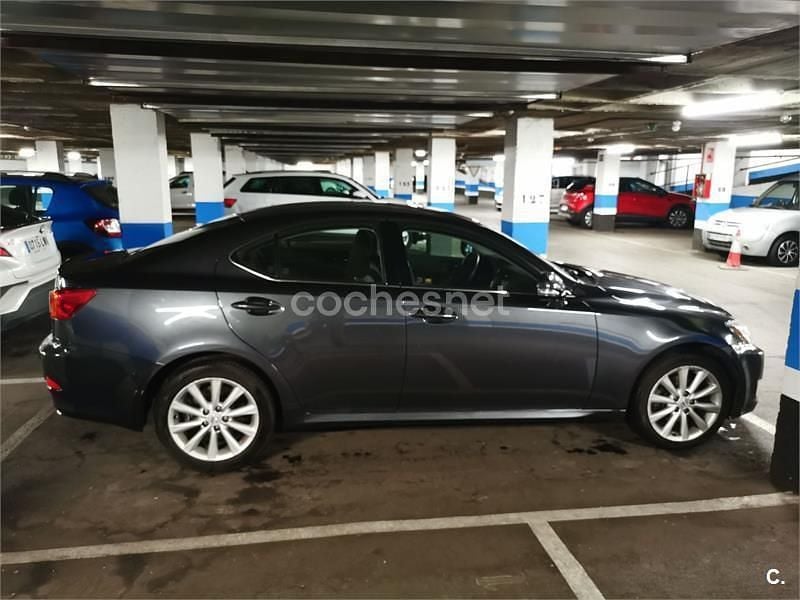 Gris / plata Usado 2010 Lexus IS220d Berlina | 6400 € (Super precio) - Imagen 1/4