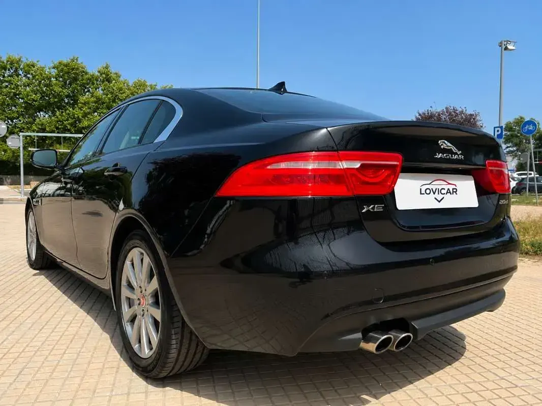 Usado Jaguar XE Pure 181 CV (133 kW) 2016 Negro Berlina