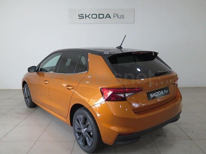 Nuevo Skoda Fabia 95 CV (69 kW) 2025 Naranja Utilitario