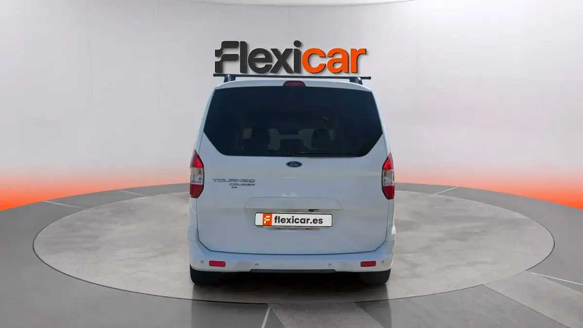 Usado Ford Tourneo Courier Sport 100 CV (73 kW) 2020 Blanco Monovolumen