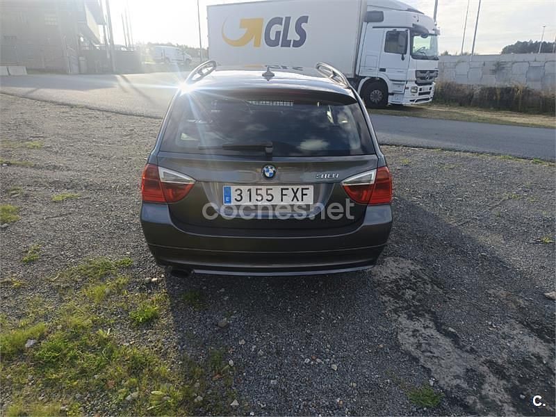 Usado BMW 318 129 CV (94 kW) 2007 Gris / plata Familiar