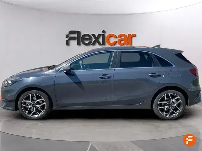 Usado Kia Ceed 140 CV (102 kW) 2024 Gris Utilitario