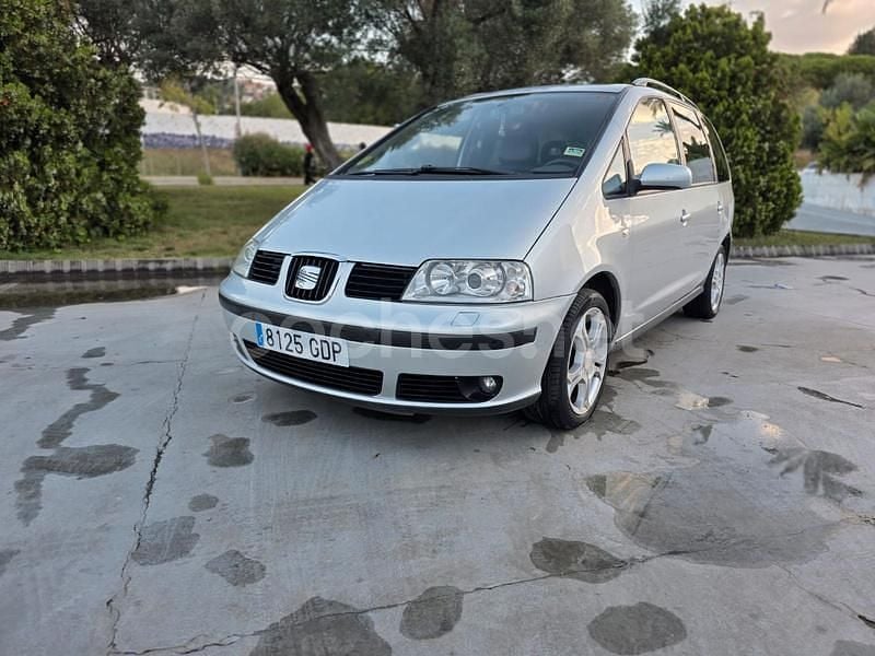 Usado Seat Alhambra Sport 140 CV (102 kW) 2009 Gris / plata Monovolumen