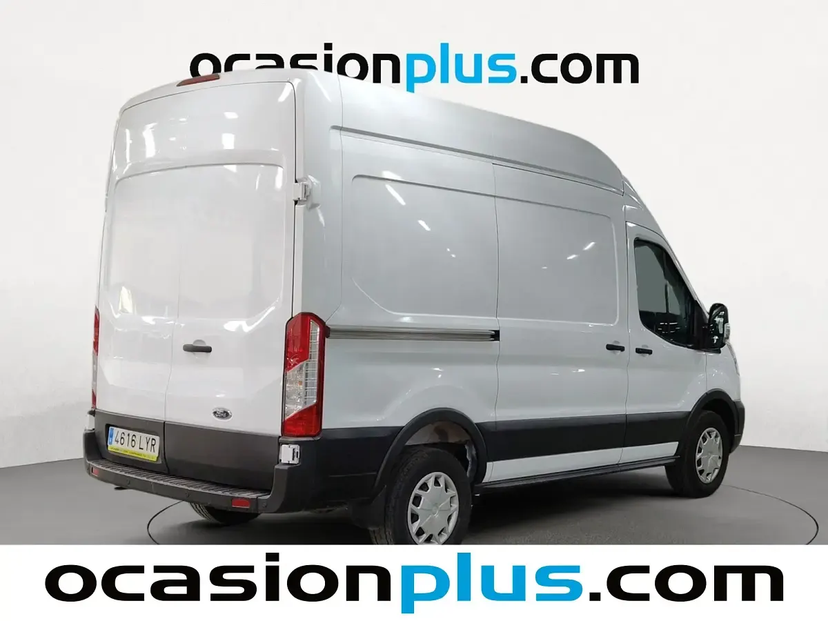 Usado Ford Transit Trend 130 CV (95 kW) 2022 Blanco Berlina
