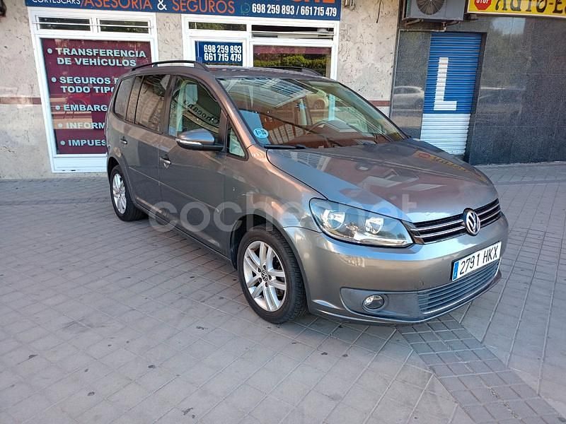 Gris / plata Usado 2012 VW Touran Advance Monovolumen | 6999 € (Buen precio) - Imagen 1/4