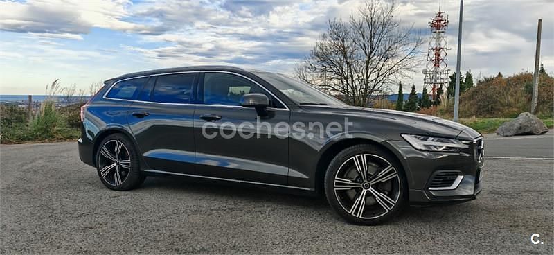 Gris / plata Usado 2020 Volvo V60 Inscription Familiar | 26.900 € (Caro) - Imagen 1/4