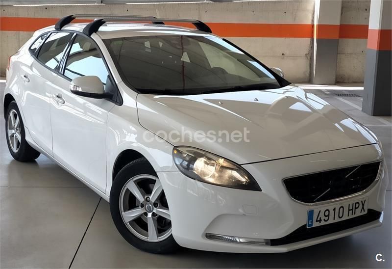 Blanco Usado 2013 Volvo V40 Kinetic Familiar | 6500 € (Buen precio) - Imagen 1/4