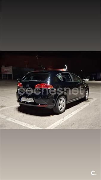 Usado Seat Leon Stylance 102 CV (75 kW) 2008 Negro Utilitario
