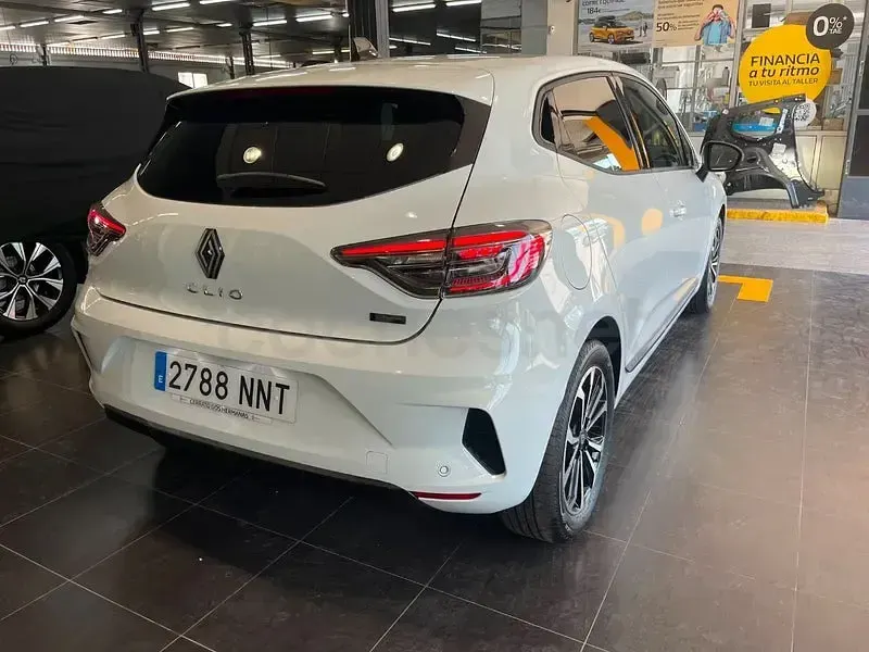 Nuevo Renault Clio V Techno 143 CV (105 kW) 2026 Blanco Berlina