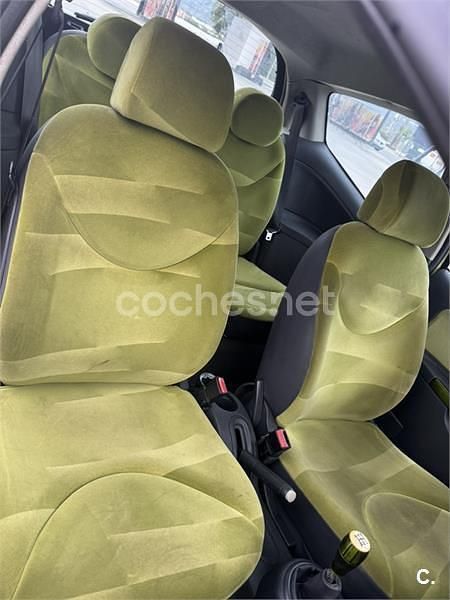 Usado Citroën C2 VTR Sport 70 CV (51 kW) 2004 Verde Utilitario